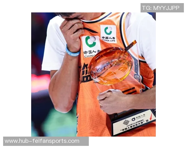 CBA升级MVP奖杯“果盘奖杯”已成昨日历史 CBA升级MVP奖杯“果盘奖杯”已成昨日历史